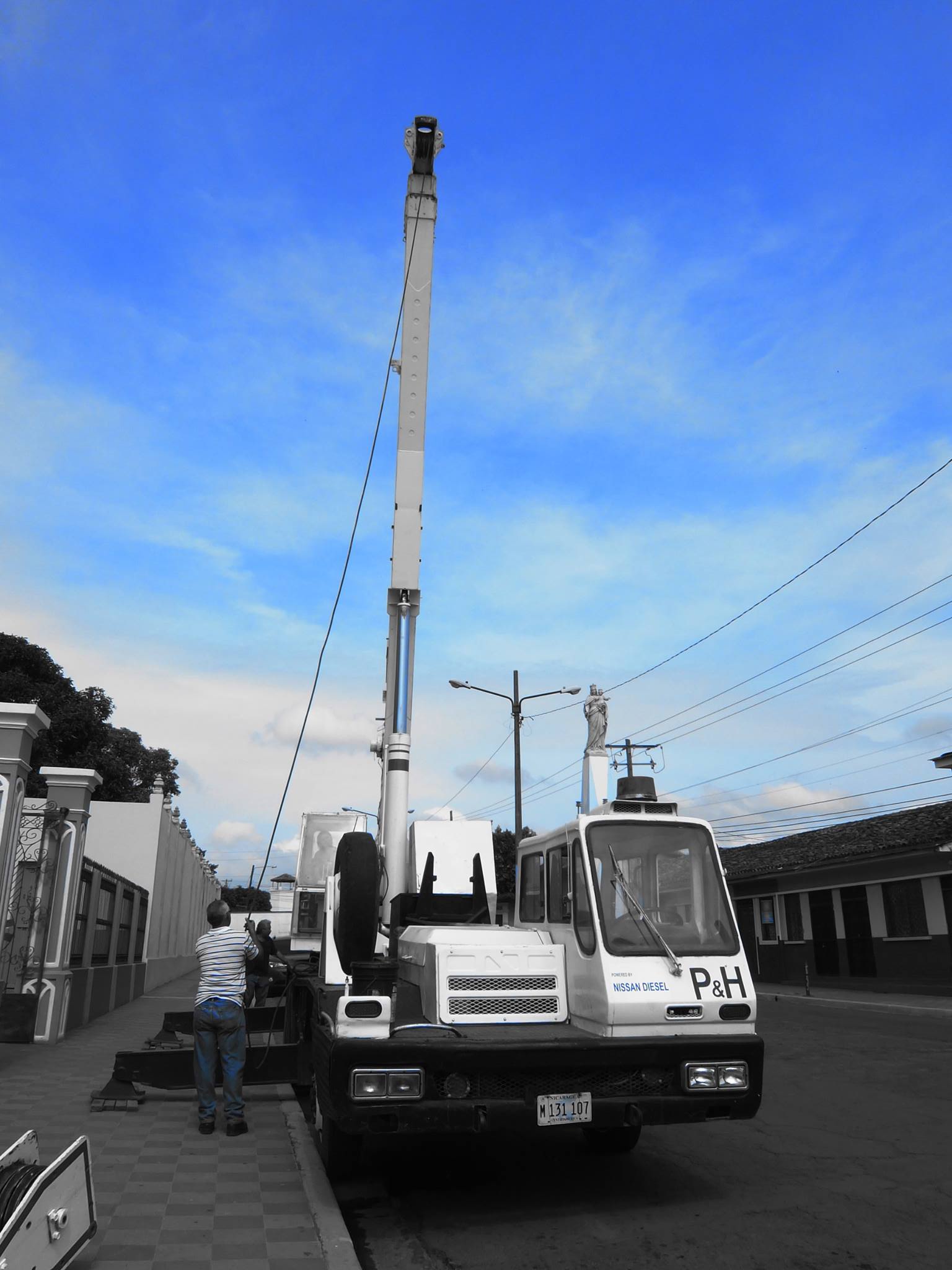 Proyecto de logística con transporte pesado y elevación